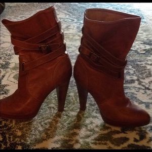 Women’s brown ankle boots / booties